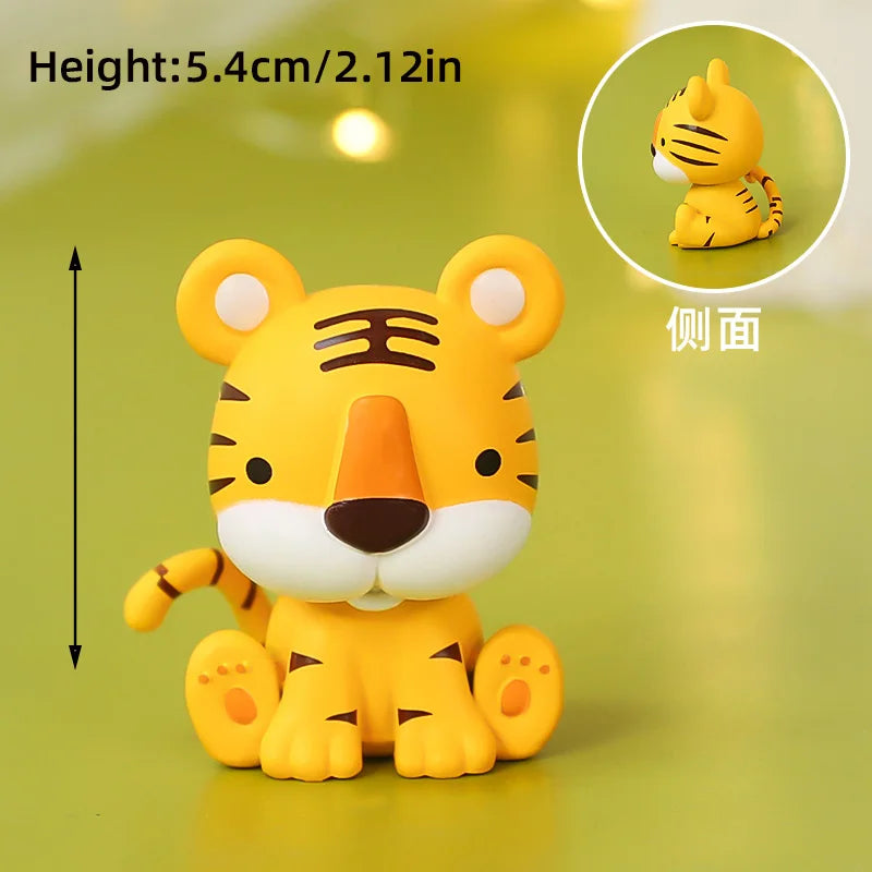 Bunte Kuchendekoration mit Dschungeltieren für Kinderpartys