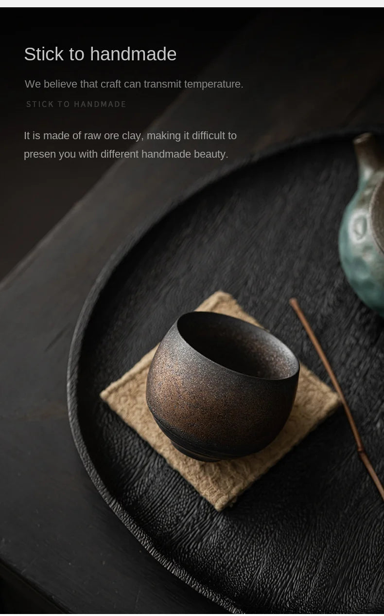 Handgefertigte Keramik Teetasse im japanischen Stil