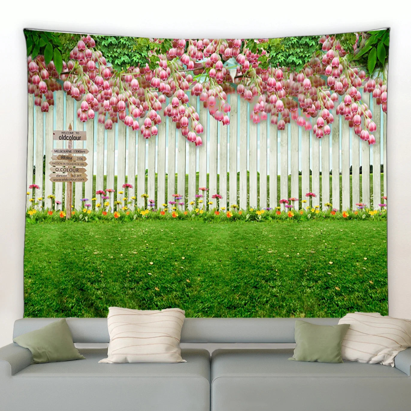 Frühlingshafte Wandtapisserie mit Schmetterlingen und Blumenmotiv