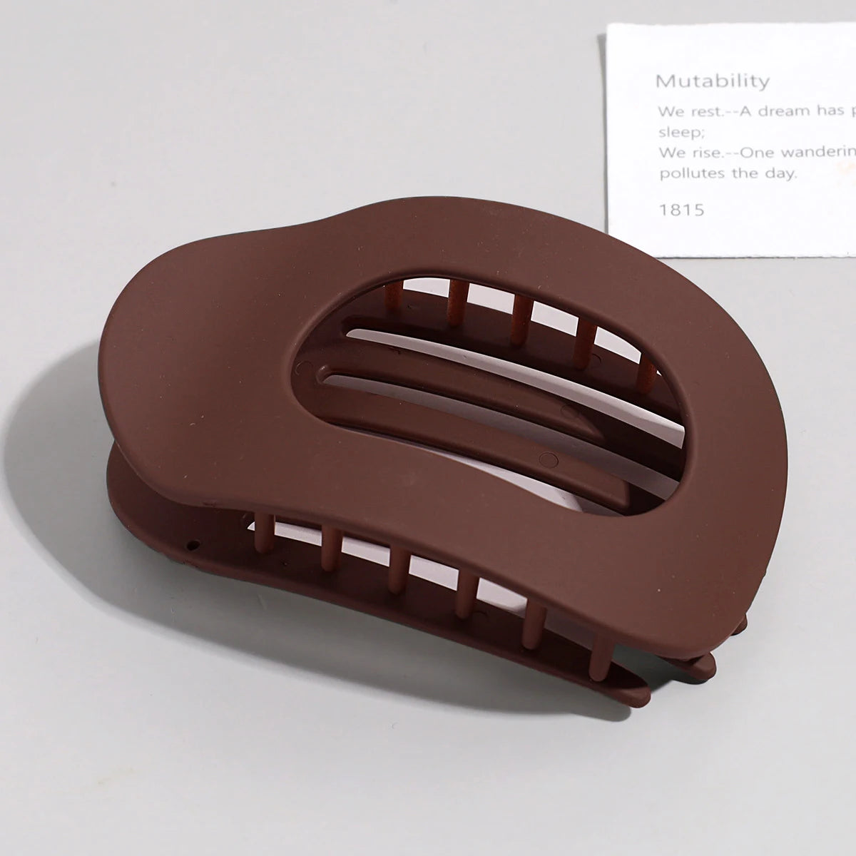 Matte ovale Haarklaue für Frauen – Sichere Frisuren und Eleganz