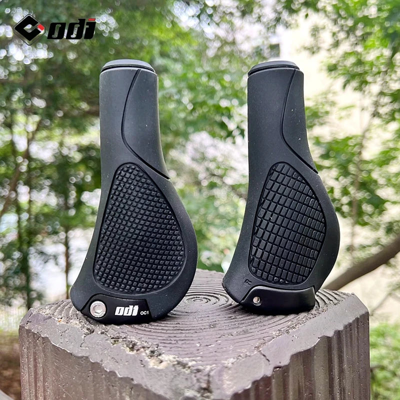 Ergonomische Fahrradgriffe mit rutschfestem Gummi und großem Pad