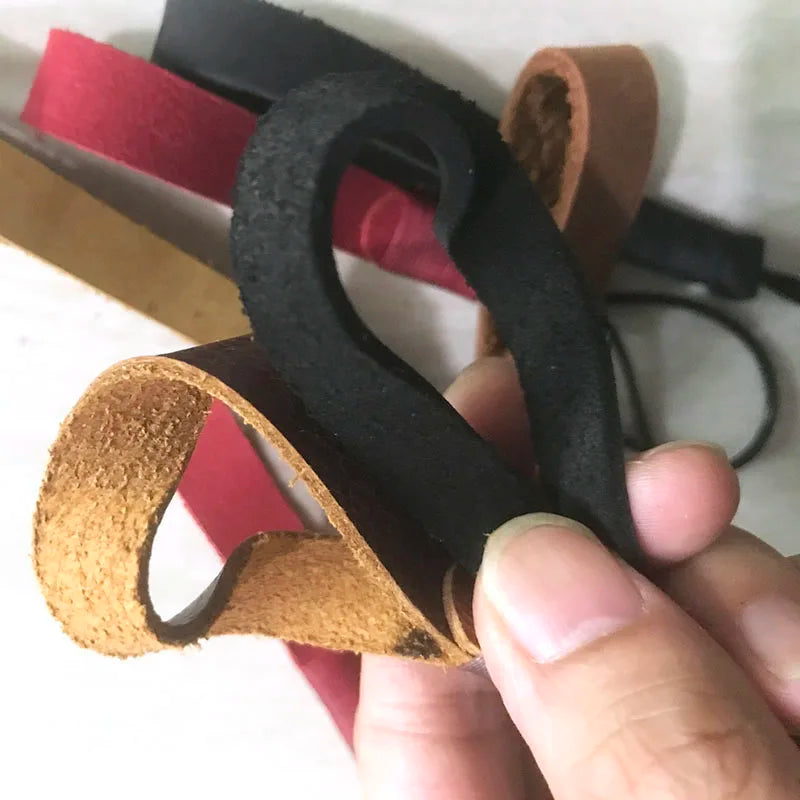 Eleganter Schlüsselanhänger aus Echtleder für Männer und Frauen