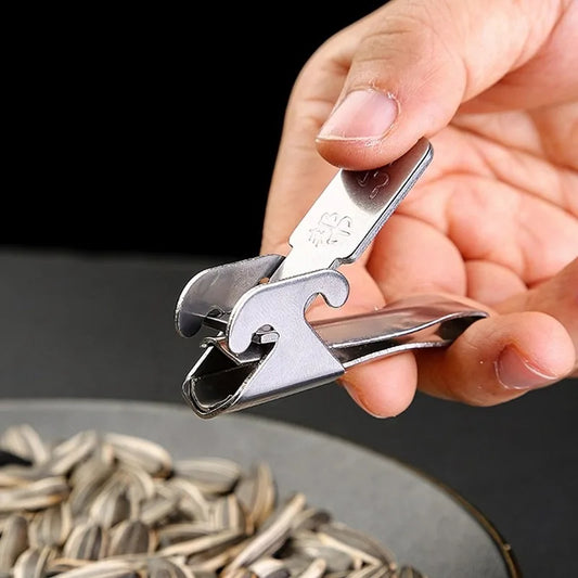 Praktischer Nuss Schäler aus Edelstahl für Zuhause