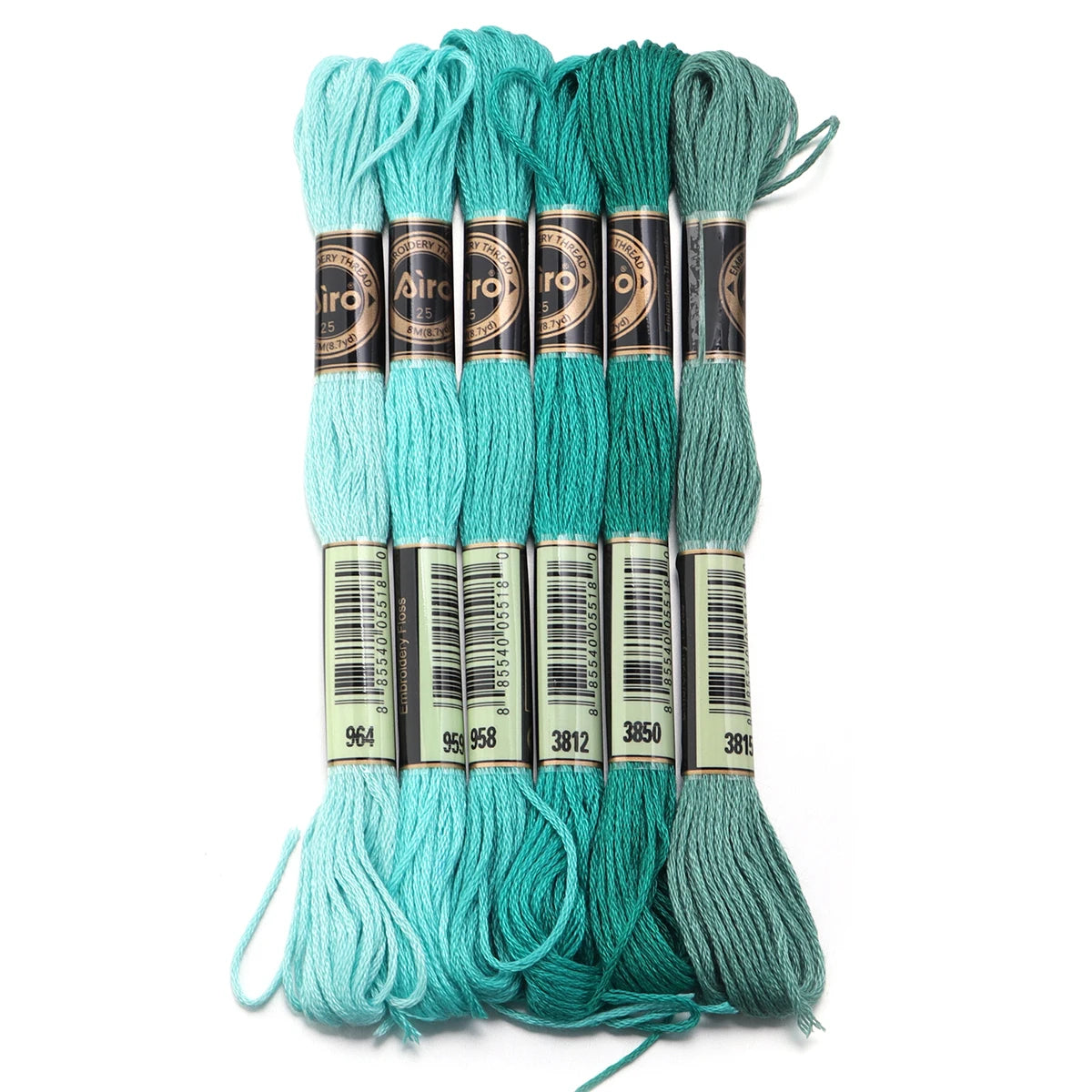 Umfangreiches Set Stickgarn für Handarbeiten mit bunten Farben