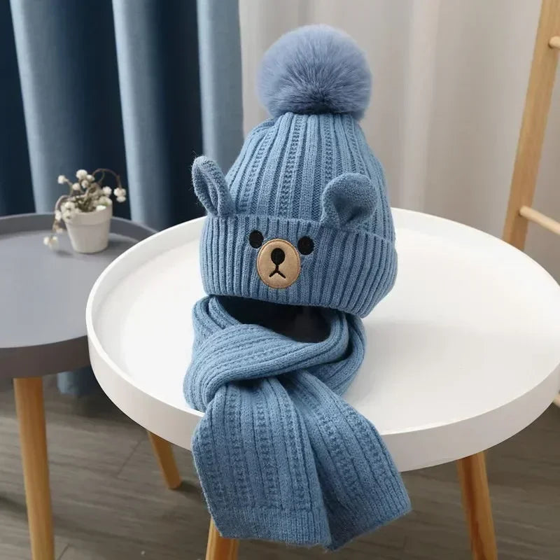 Kinder Winter Set Beanie Mütze mit Ohrenklappen und Schal warm und süß