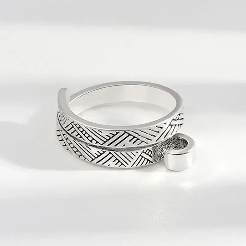 Einstellbarer Häkelring mit Katzenmotiv Garnführung Fingerhalter Stricken