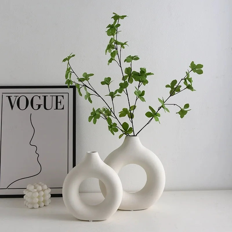 Moderne Reinweiße Donut Design Vase für stilvolle Tischdeko