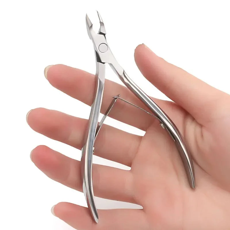 Nagelhautschere aus Edelstahl für präzise Pediküre und Maniküre