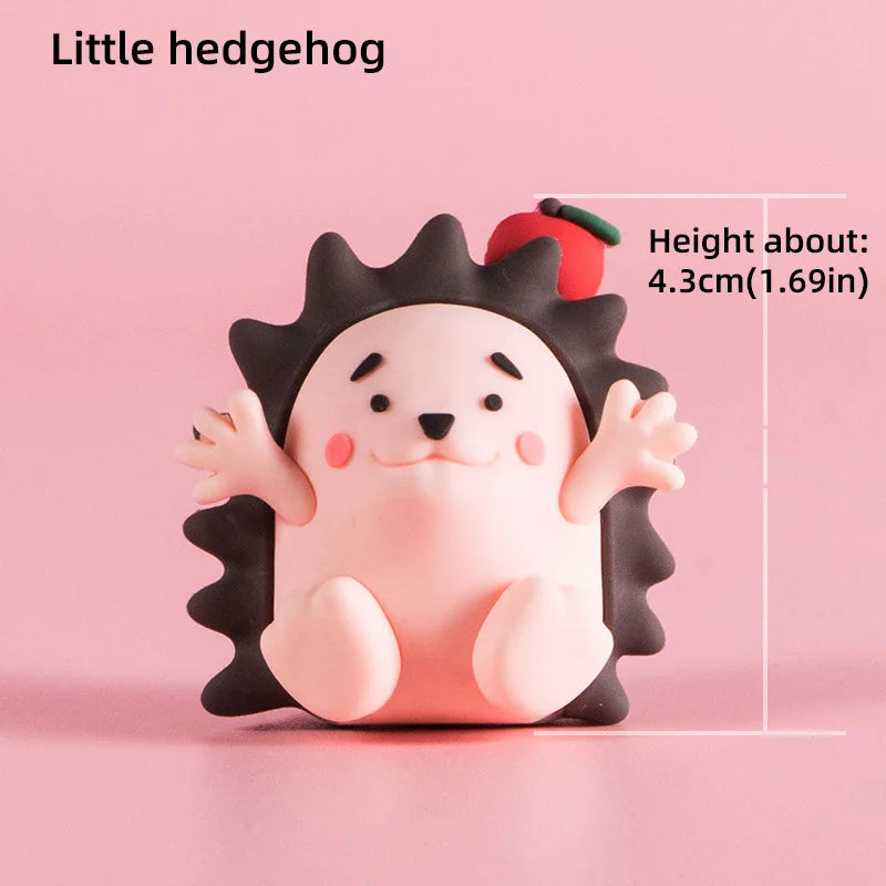 Bunte Kuchendekoration mit Dschungeltieren für Kinderpartys