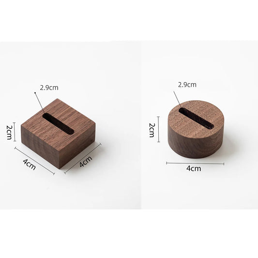 Eleganter Schmuckständer aus Walnussholz zur stilvollen Präsentation