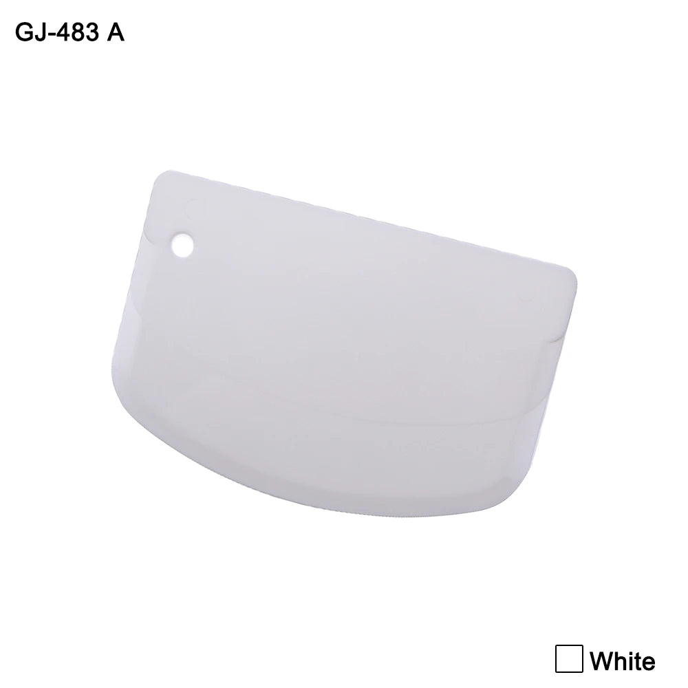 Vielseitiger Teigschaber aus Kunststoff für Backen und Küche