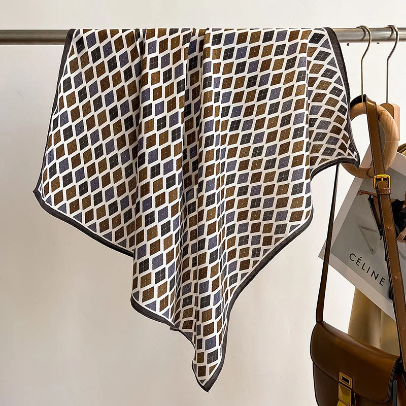 Vielseitiges Halstuch mit Druckmuster für Damen und alle Jahreszeiten