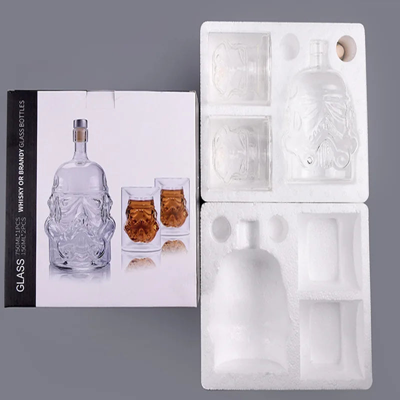 Kreatives Whisky und Wein Glas Set mit Storm Trooper Helm Design