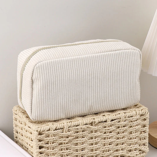 Großes Cord-Federmäppchen mit viel Stauraum für Schule - Büro