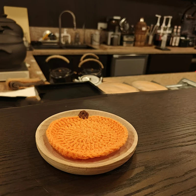 4-teiliges handgewebtes Kürbis-Untersetzer-Set für Herbstdekoration