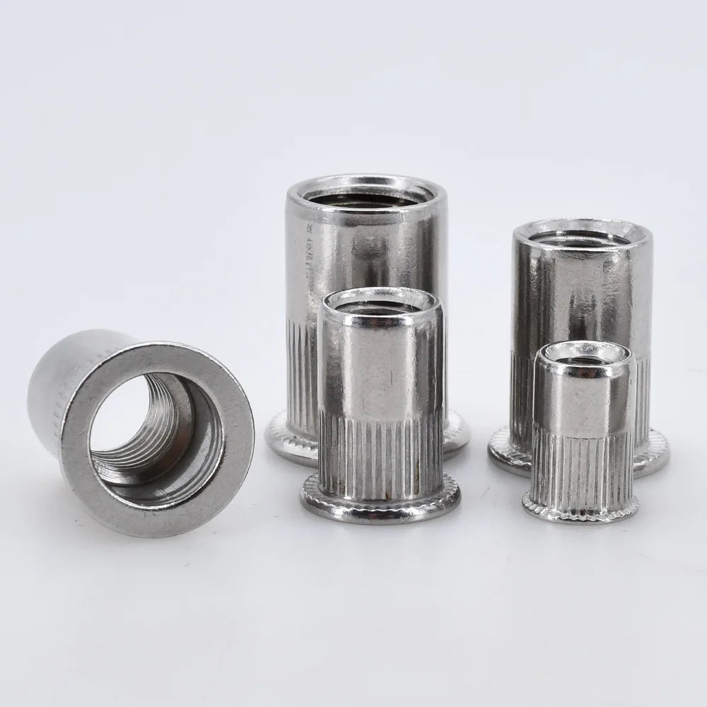 Flache Nietmutter aus Kohlenstoffstahl und Edelstahl in vielfältigen Größen