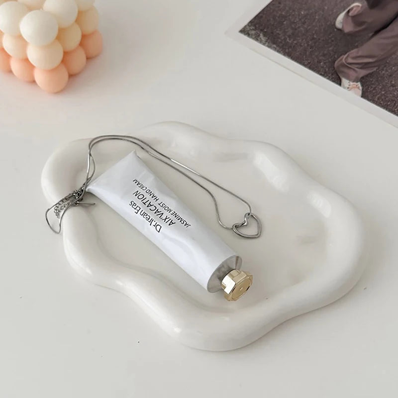 Kreatives Schmuckablage Tablett in Wolkenform aus Keramik