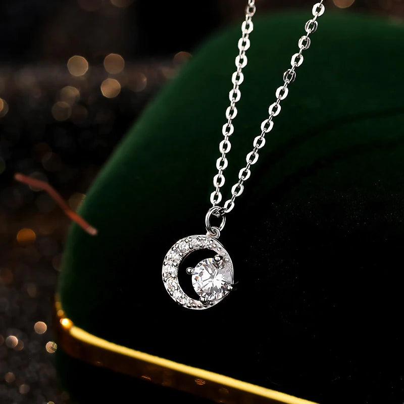 Funkelnde Moissanit Halskette 925 Silber Mond Design Anhänger