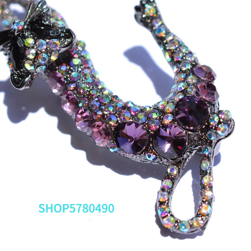 Elegante Katzenbrosche mit Strass für modische Damen