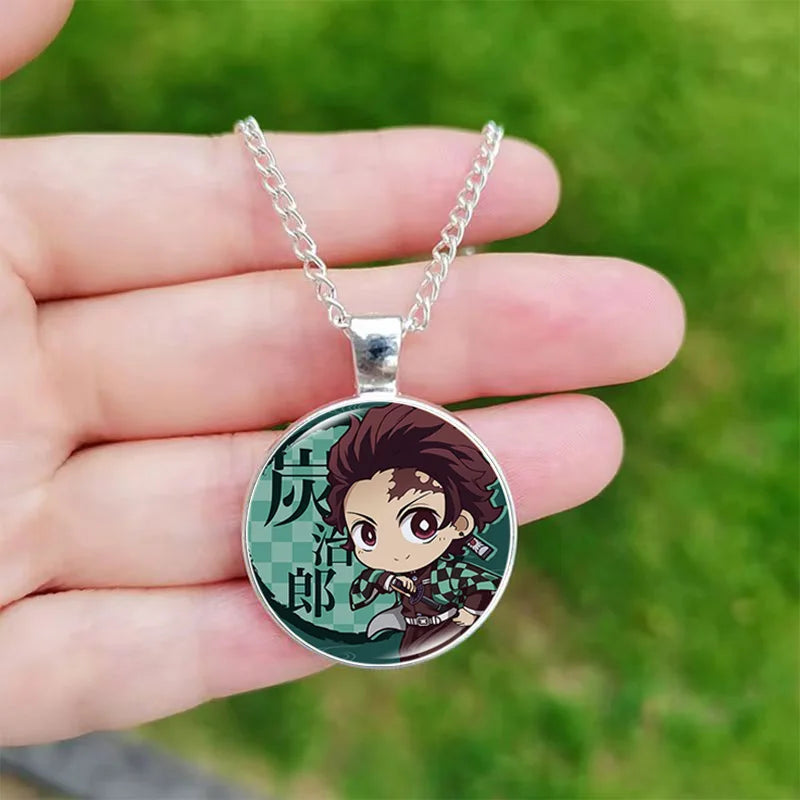 Anime Cosplay Halskette mit rundem Glas Anhänger für Fans und Sammler