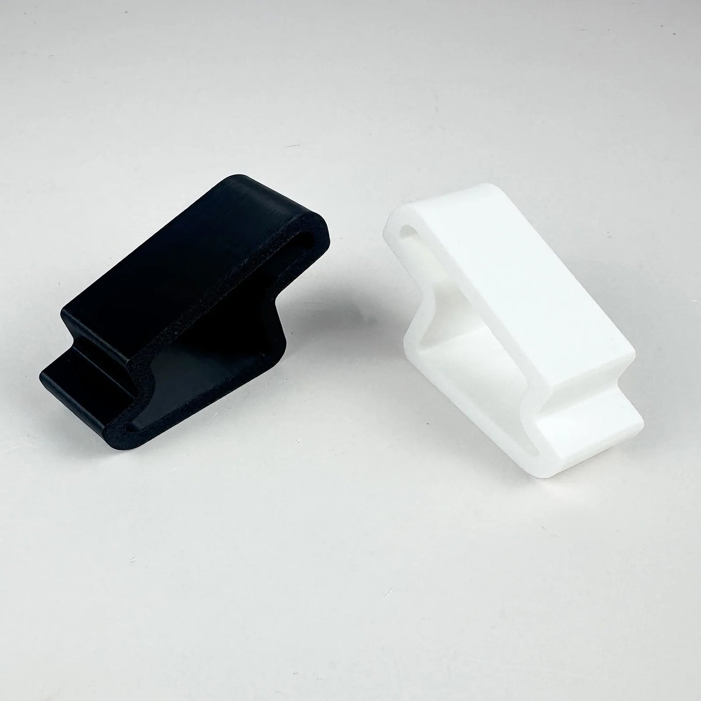 2 Stück Kunststoff Fensterstopper mit mattem Finish für sichere Türöffnung