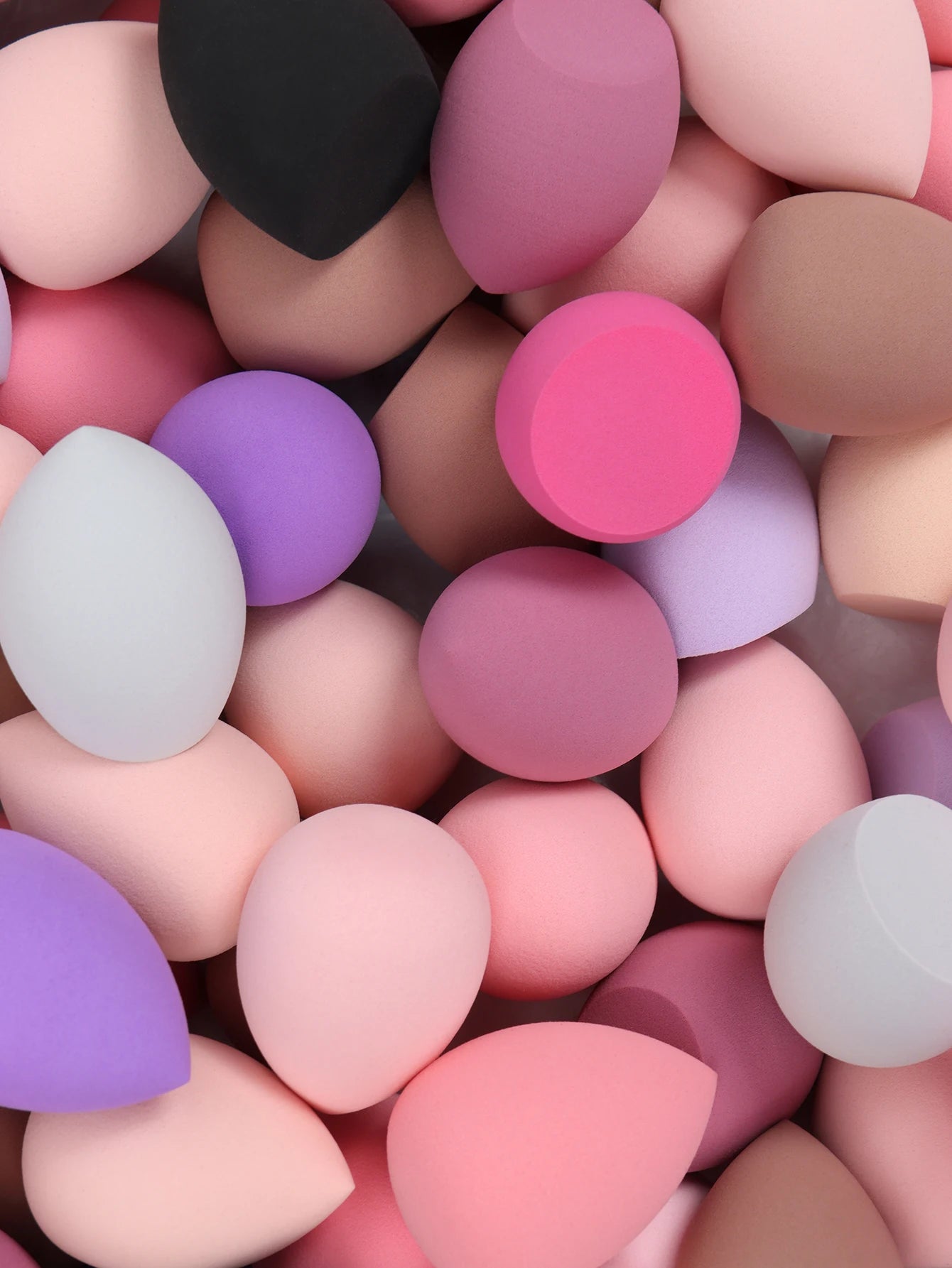 Makelloses Make-up garantiert: 6 cm Schönheitsschwämme im 6-60er Set, zufällige Farben