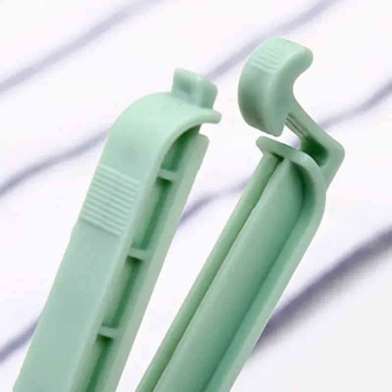 Praktische Verschluss Clips für Lebensmitteltüten in der Küche