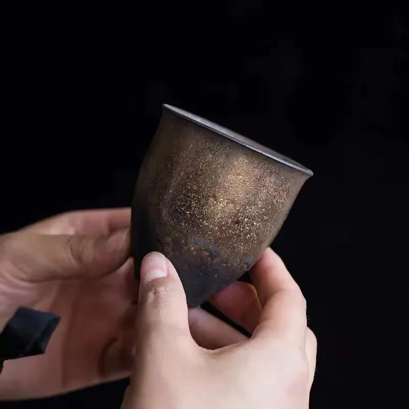 Handgemachte Keramik Teetasse mit Retro Vergoldung