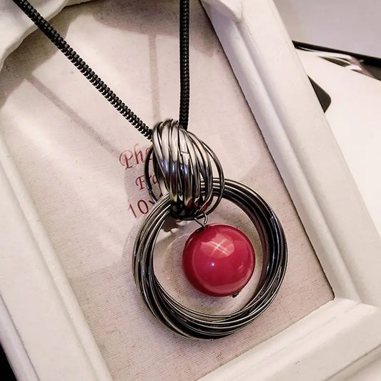 Lange Damenhalskette mit Perlenanhänger und modischer Schlangenkette als Geschenk