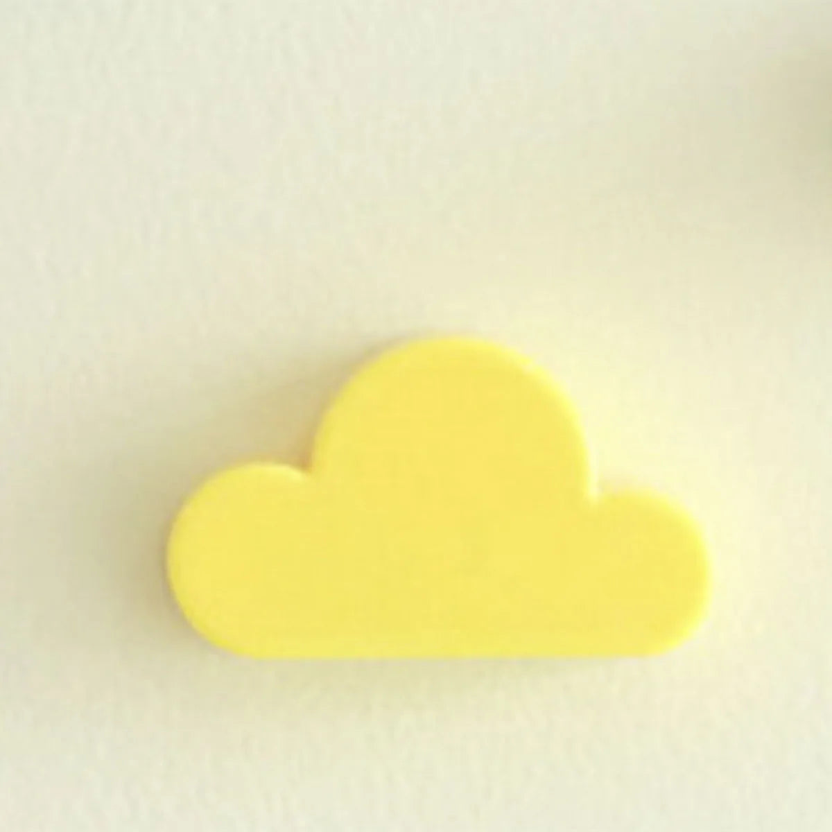 Weißer Wolken Magnet Schlüsselhalter für sichere Aufbewahrung