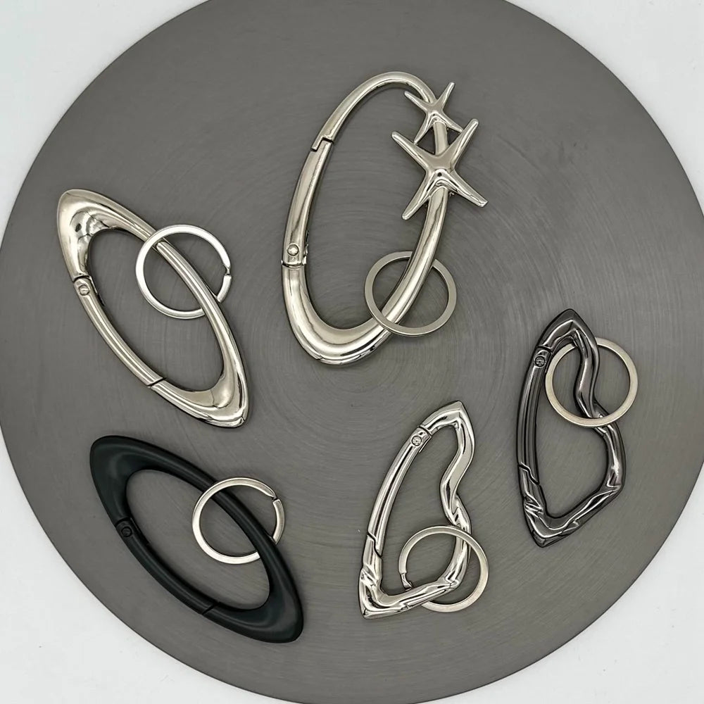 Y2K Punk Karabiner Schlüsselanhänger Stern Oval Axtförmiger Gothic Stil