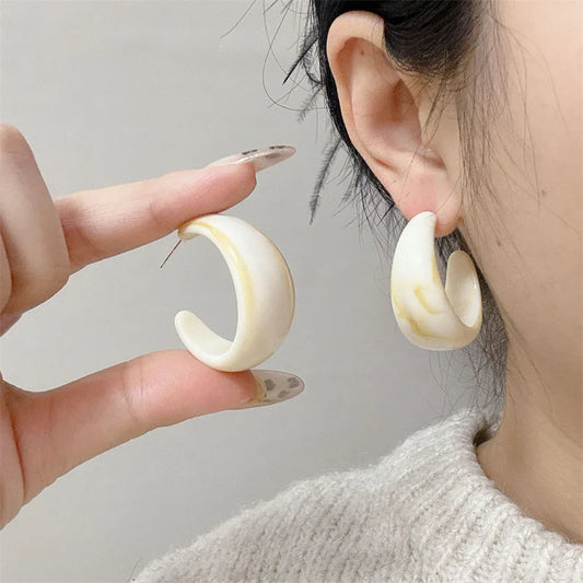 Retro C-förmige Acryl Ohrstecker mit Leopardenmuster für Damen