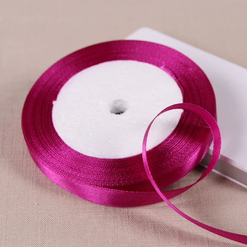 Vielseitiges Polyesterband für Dekoration und Bastelprojekte