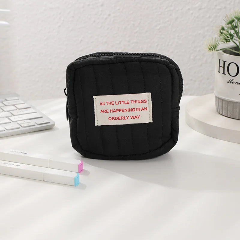 Kleine Kosmetiktasche mit Reißverschluss zum Organisieren