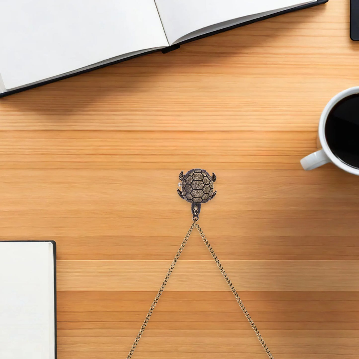 Elegante Retro Quarz Taschenuhr mit Schildkrötenmotiv und Kette