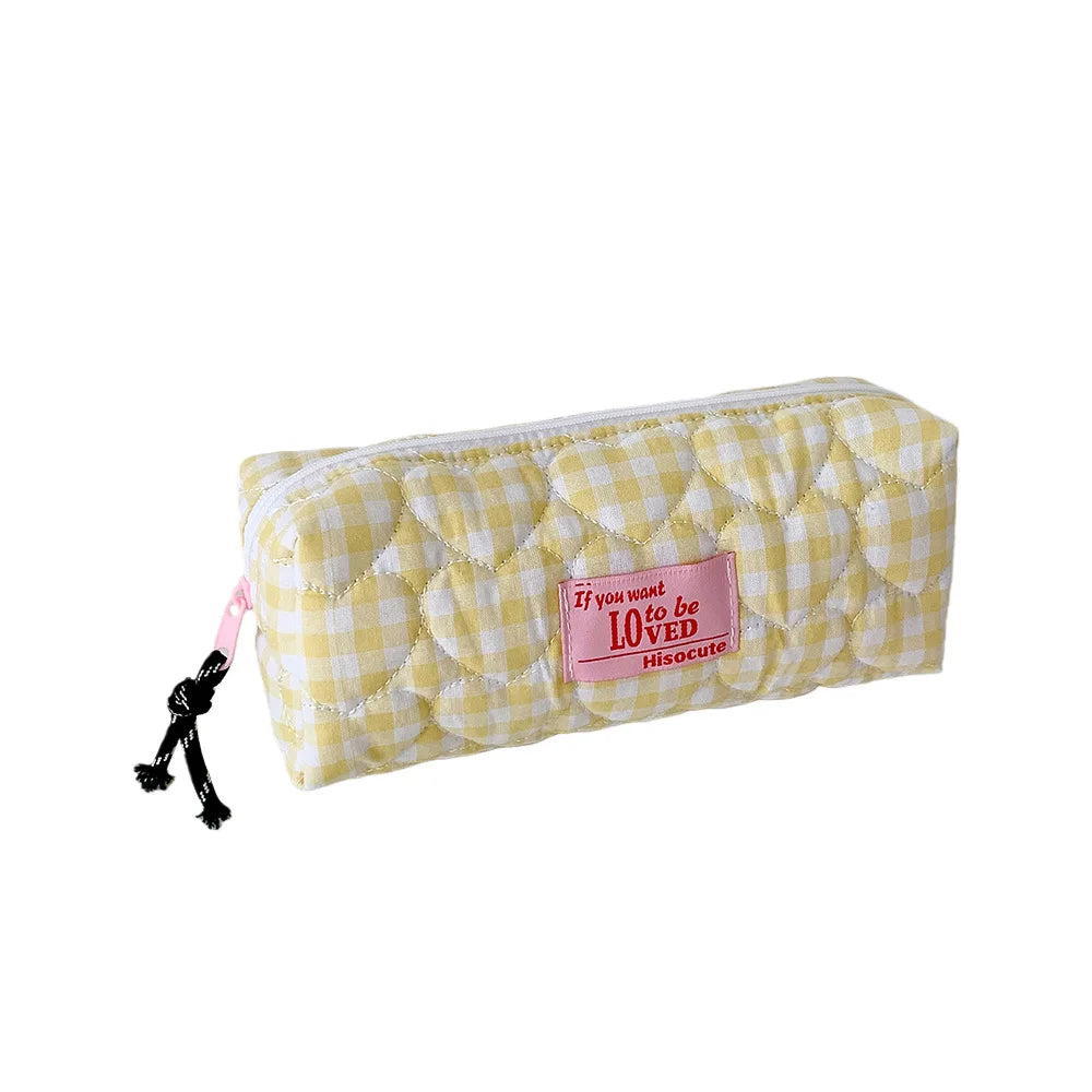 Gesteppte Stoff Stifttasche mit Herzmotiv und Karomuster