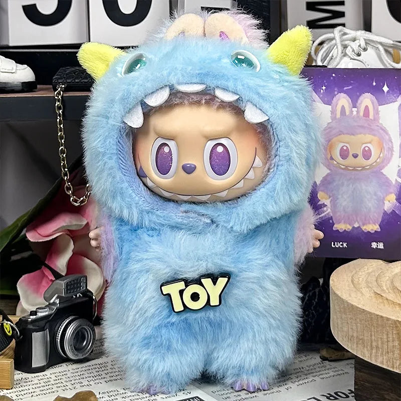 Niedlicher Plüsch-Einteiler Baby-Outfit im Monster Design als Blindbox