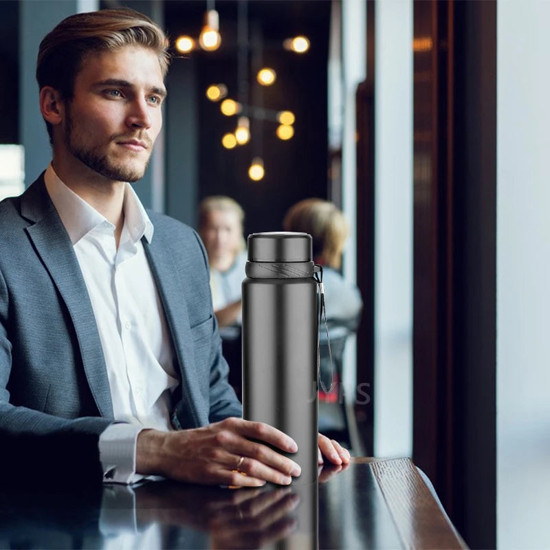 Langanhaltend heiß - kalt: 1L Edelstahl-Thermosflasche BPA-frei für Outdoor - Büro