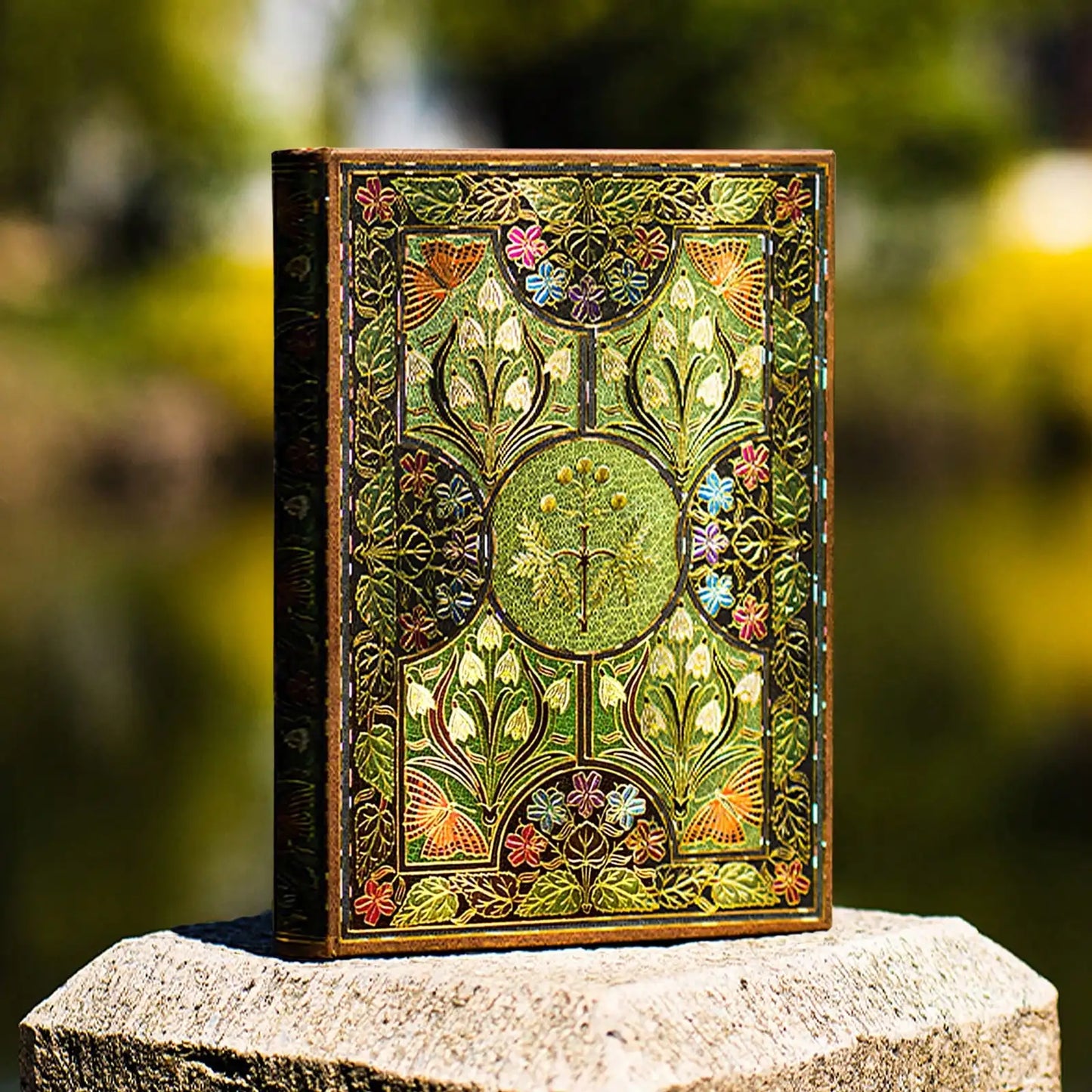 Elegantes A5 Hardcover Notizbuch mit stilvollem Blumenmotiv