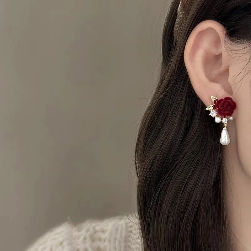 Elegante Ohrstecker mit Perlen Imitation in Silber für Frauen