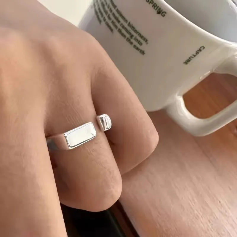 Verstellbarer Silberring mit hohlen Linien, stylischer Punk-Schmuck Unisex