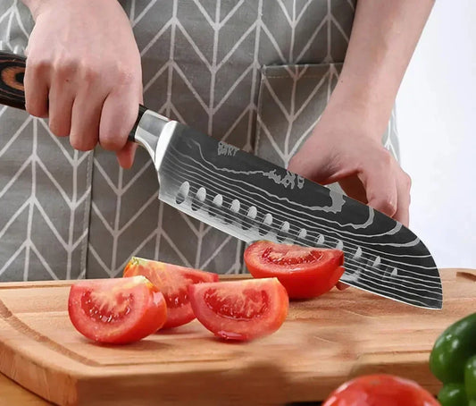 Damaskus Küchenmesser mit scharfer Edelstahlklinge und ergonomischem Griff für präzises Schneiden