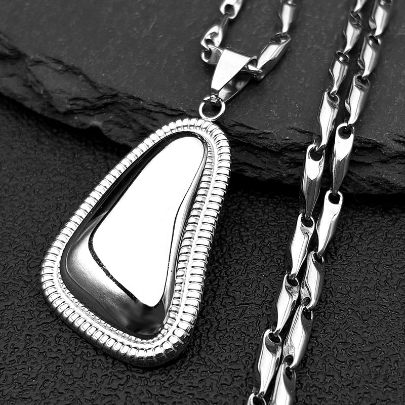 Hip-Hop Edelstahl Halskette mit unregelmäßigem dreieckigem Anhänger Unisex