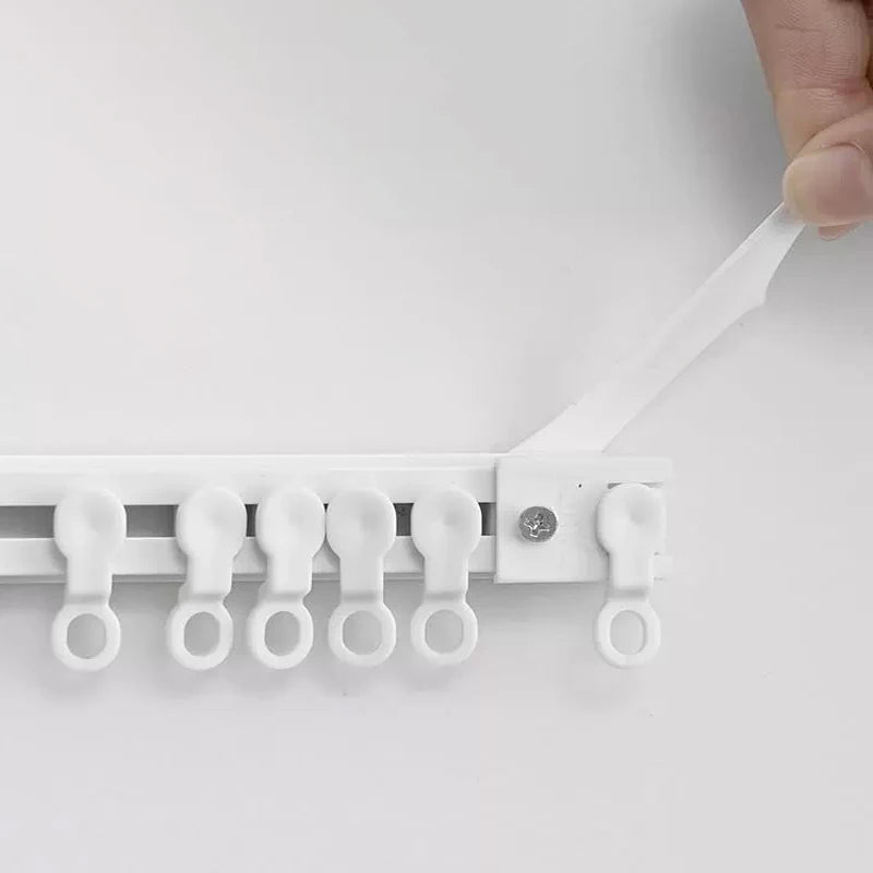 Selbstklebende Vorhanggleitschiene für leises und flexibles Aufhängen