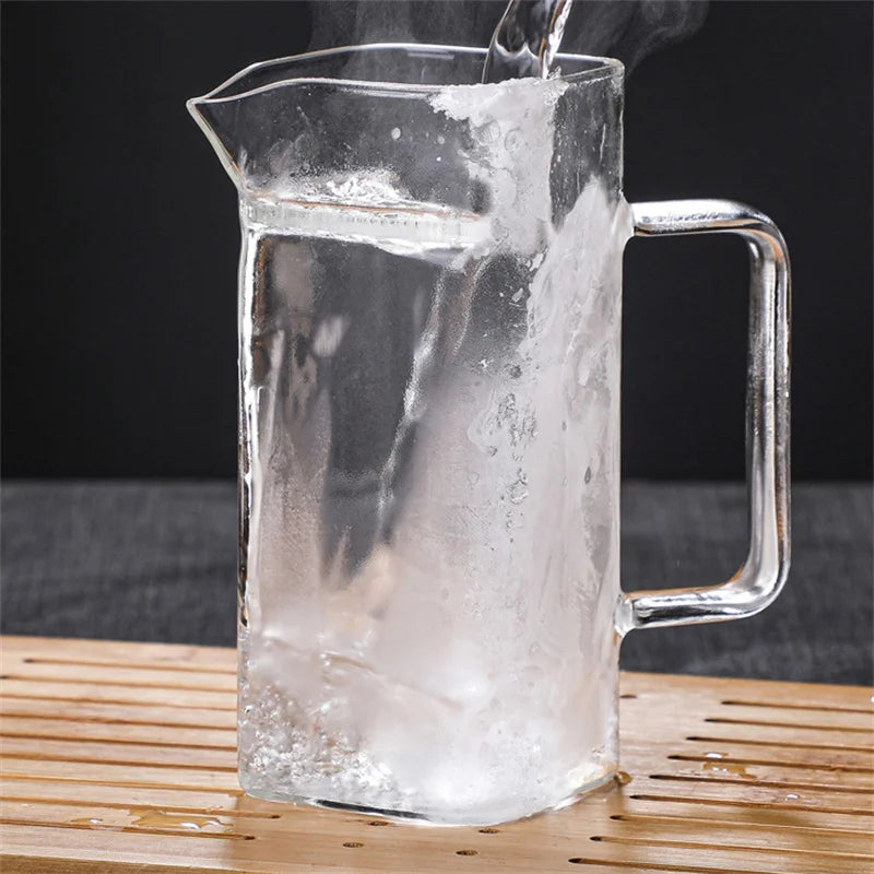 Quadratischer Teekrug aus Borosilikatglas mit Filter und fairer Tasse