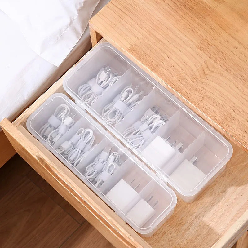 Transparente staubdichte Aufbewahrungsbox für Kabel und Karten