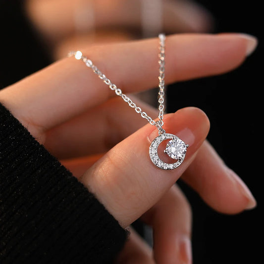Funkelnde Moissanit Halskette 925 Silber Mond Design Anhänger