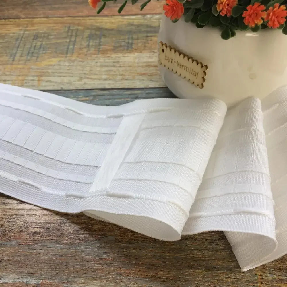 Multifunktionales Vorhangband mit Zugfunktion für flexible Gestaltung