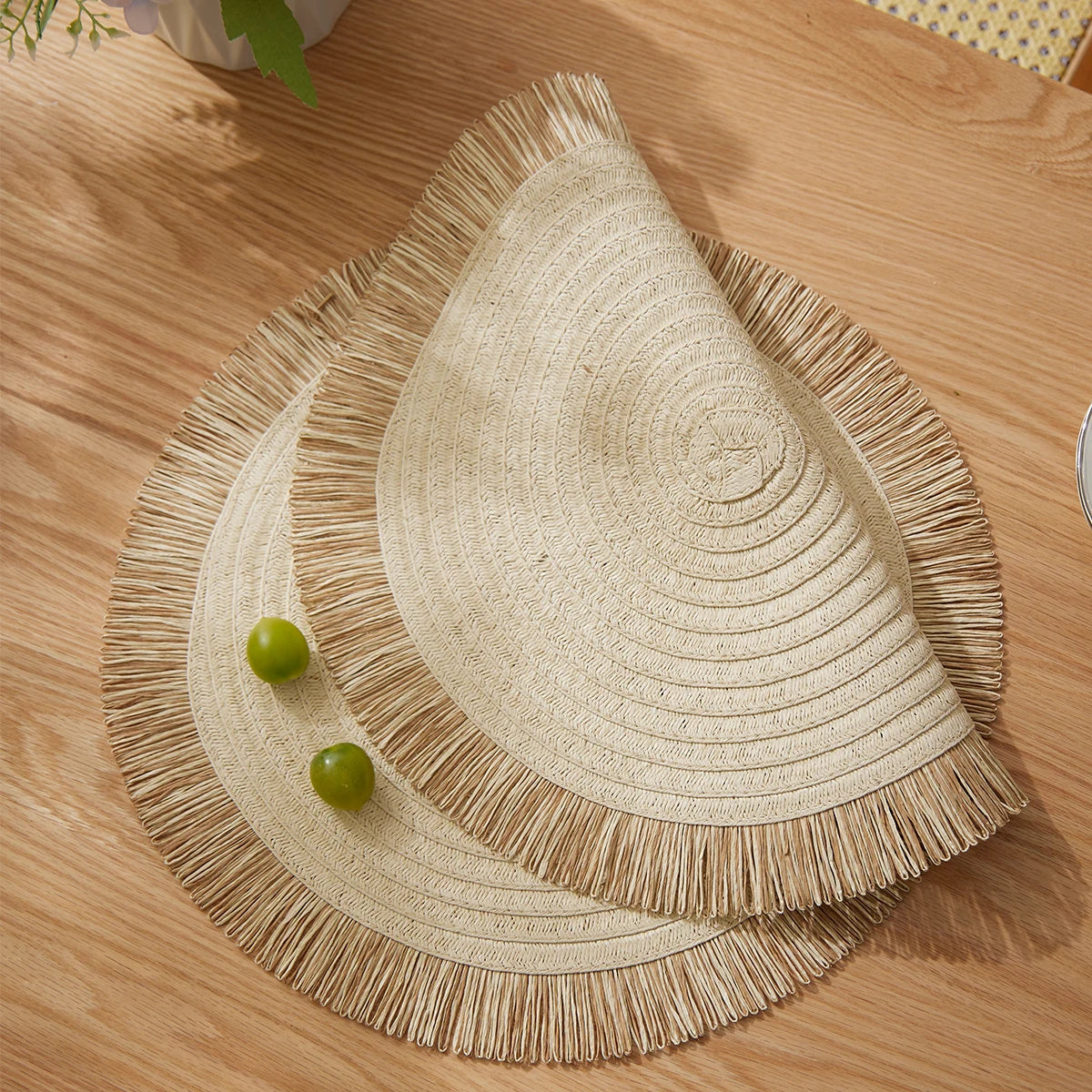 Rundes Tischset aus Papiergewebe im Nordic Stil – Beige Untersetzer