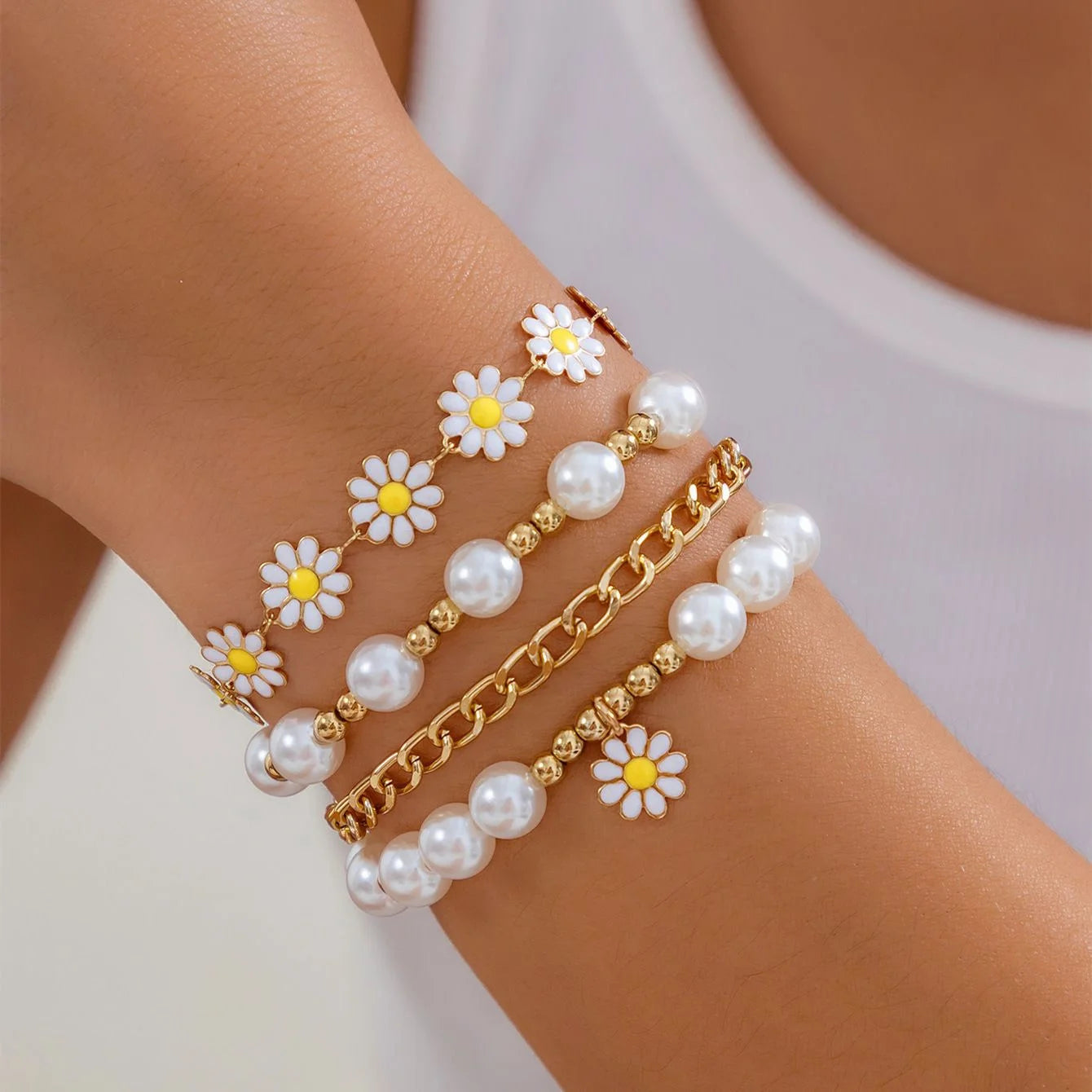 10-teiliges Vintage-Boho Perlenarmband Set mit Charme Stern Herz Anhänger